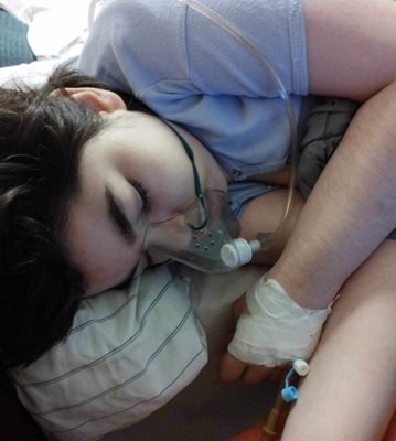15-годишната Натали от Бургас се нуждае от спешна операция в чужбина.