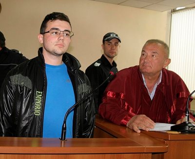 Михаил Дели-Славов пред Пловдивския окръжен съд през 2017 г.
Снимка: 24 часа