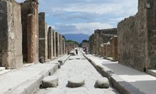 Проклятието на Помпей с нова жертва – още една туристка беше застигната от зла участ