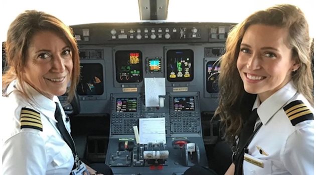 Единствената в света двойка майка и дъщеря - Сузи и Дона Гарет, които пилотират заедно самолет на гражданската авиация.