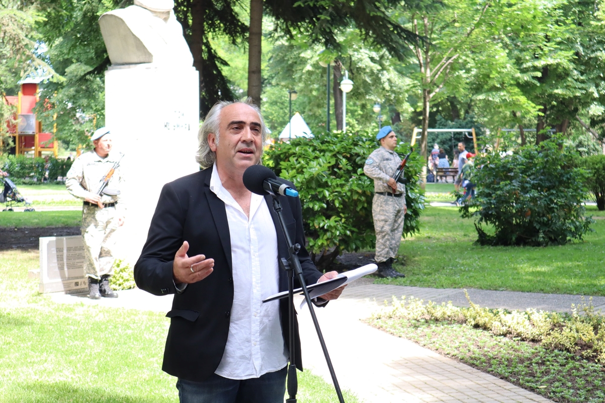 Пловдивски писател пред паметника на Ботев: Душите ни оцеляха ли?