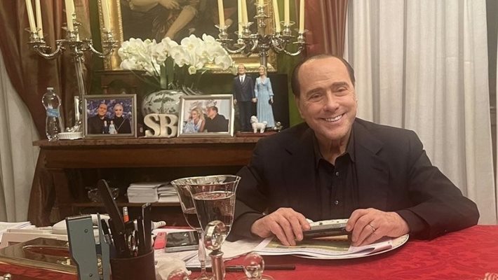 Продават имение на Берлускони за половин милиард