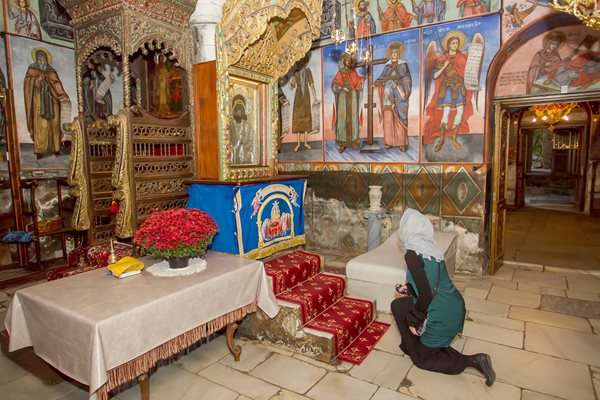Вечният дом на патриарх Кирил е до чудодейната икона на Света Богородица в Бачковската обител