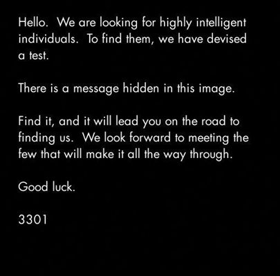 Първото съобщение на  “Цикада 3301” се появява  на 4 януари 2012 г.  в интернет форум.
