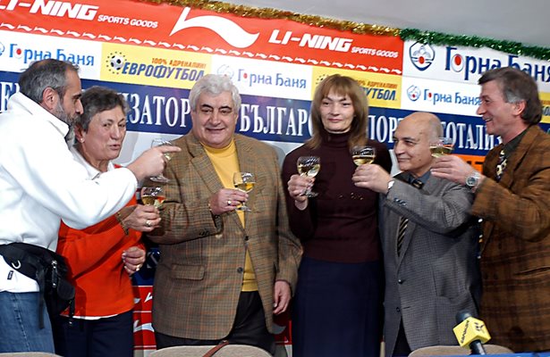 Иван Вуцов и Иванка Христова, Ивановден през 2006 г. СНИМКА: Румяна Тонева