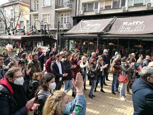 Ресторантите и кафенетата на бул. "Витоша" отново са отворени СНИМКА: Велислав Николов
