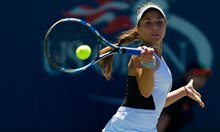 Виктория Томова загуби от №10 в света на Australian Open