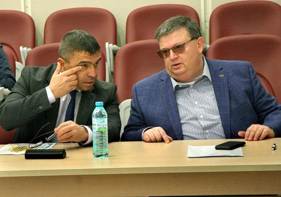 Главният прокурор Сотир Цацаров и шефът на пловдивската полиция Атанас Илков.