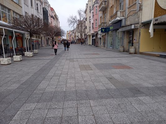 При топло време главната улица на Пловдив ще се мие всяка седмица.