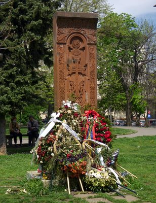 Двата паметника в София - в градинката "Ереван" зад Министерството на земеделието и в централните гробища, свързани с арменците. Вторият е посветен конкретно на геноцида.
