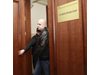 Слави Трифонов предаде на Сотир Цацаров папка с нарушения на изборите