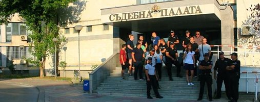 Протест на работещите в сектор "Охрана" в Добрич