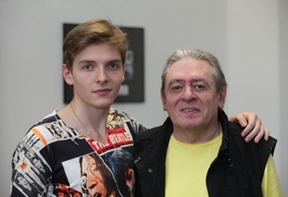 Константин - синът на артистичната двойка Кристина и Михаил Белчеви, също взе участие в концерта.