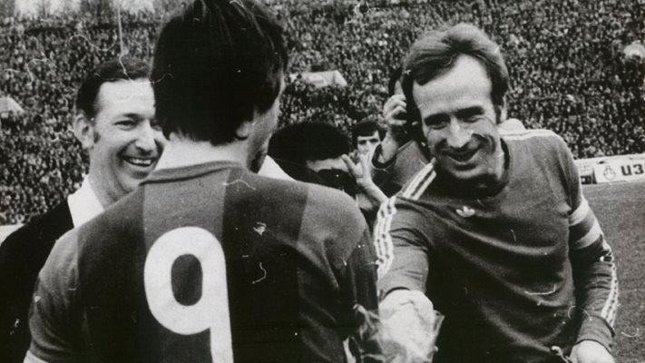 Кирил Ивков изиграва последния си мач за националния отбор срещу Англия на 6 юни 1979 г. и извежда "лъвовете" с капитанската лента