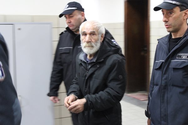 Димитър Караколев в съдебната зала