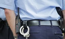 Осъждан 9 пъти за наркопрестъпления остава в ареста