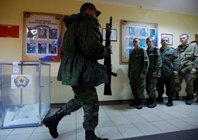 Референдумът в самопровъзгласилата се Луганска Народна Република СНИМКА: Ройтерс