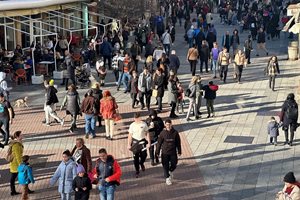 Слънчево, но студено време ни очаква днес, до 12° в Пловдив