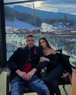 Двойката по време на почивка в Боровец