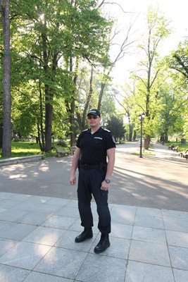 Петър Иванов работи в жандармерията от 16 г.  СНИМКА: НИКОЛАЙ ЛИТОВ