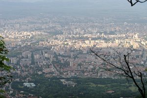 Две български фирми притежават земи,  колкото е половината от Софийското поле