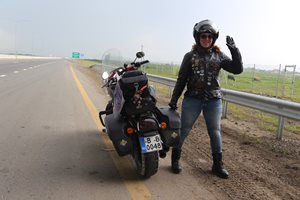 Българка обикаля света с мотор, за да даде пример на жените да следват мечтите си