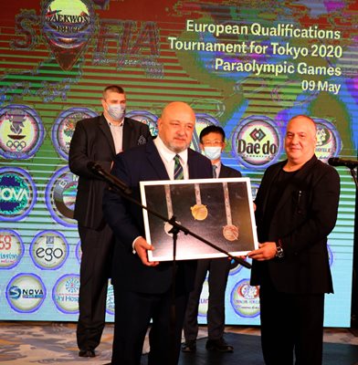 Министърът на младежта и спорта в оставка Красен Кралев откри официално Европейската олимпийска квалификация по таекуондо, която се провежда в София до неделя (09.05).