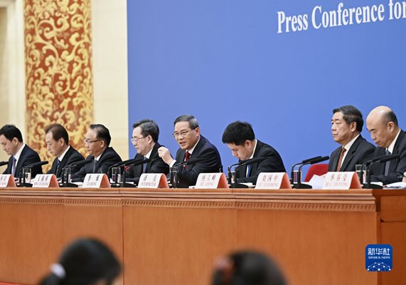 Ли Цян заяви, че  през тази година китайската цел за растеж на БВП е около 5%