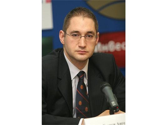 Георги Ангелов, икономист
