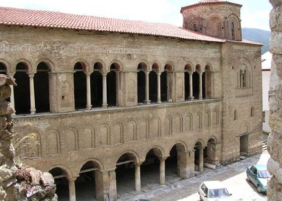 Катедралата „Св. София” в Охрид, откъдето вероятно тръгва покръстването на руския народ
