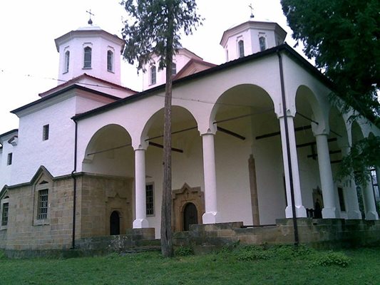 Лопушанският манастир