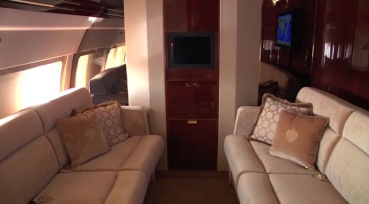 Вижте луксозния самолет на Доналд Тръмп отвътре (видео)