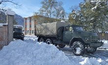 Армията се включи в овладяването на снежното бедствие