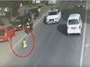 Дете кара количка насред трафика в Китай (видео)