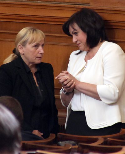 Cornelia Ninova and Elena Yoncheva in parliament in 2018, when they were still close.  PHOTO: Rumyana Toneva