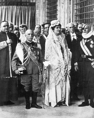 Крал Виктор Емануил III с Елена Савойска на визита при папа Пий XI през февруари 1929 г.