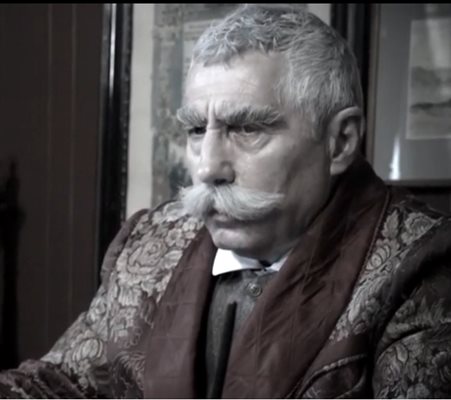 Вазов в кабинета си - в ролята Валентин Танев, във филма "Театър по време на пандемия"