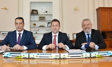 Гвоздейков подписа с поляци за доставка на 7 двуетажни влака за над 300 млн. лв.