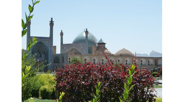 Изглед от централния площад на Исфахан