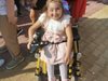 Емили от Казанлък се придвижва вече с</p><p>инвалидна количка, която сама управлява