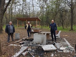 Барбекюто е напълно разрушено