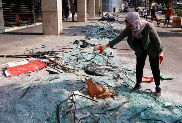 Щети след взрива в Бейрут СНИМКА: Ройтерс