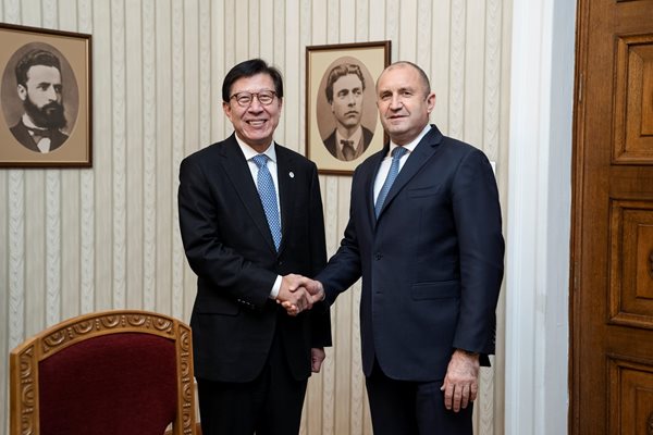 Президентът Радев прие Пак Хеон-джун - кмет на Бусан и специален пратеник на корейския държавен глава