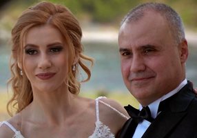 Евгени Димитров-Маестрото и Виктория Готева по време на сватбата си. Те вече са семейство Димитрови.
