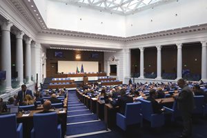 Парламентът не прие нито един закон в последните си 2 дни преди ваканцията