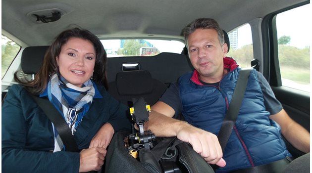 Ани Салич и Николай Дойнов пътуват в командировка в страната.
