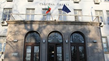 Обвиниха мъжа, отглеждал канабис в оранжерия в село Варвара