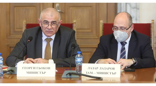 Социалният министър Георги Гьоков и неговият заместник Лазар Лазаров