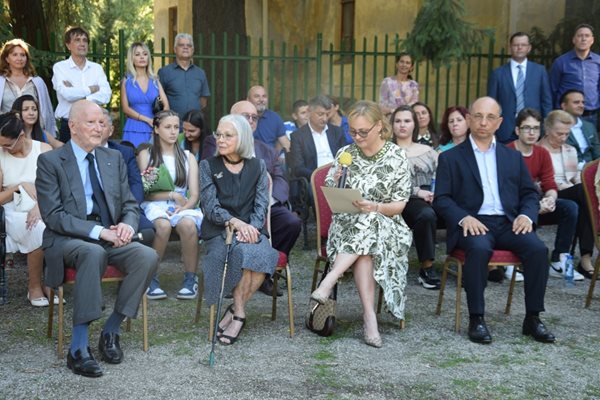 Цар Симеон, царица Маргарита, Поли Карастоянова и Николай Василев по време на срещата във "Врана" миналата седмица.