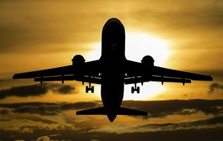 Опасен ли е българинът в самолет: три гледни точки
